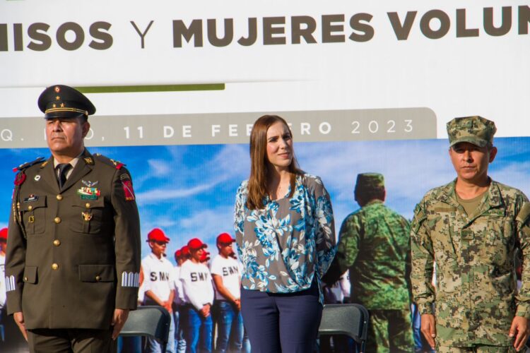 Asiste Atenea Gómez a ceremonia del Servicio Militar Nacional Clase 2004 Remisos y Mujeres Voluntarias