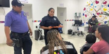 Logra policía de Isla Mujeres oportuna acción ante menor en riesgo