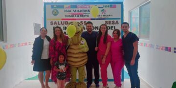 Concientizan a padres de familia en Isla Mujeres sobre detección oportuna del cáncer infantil