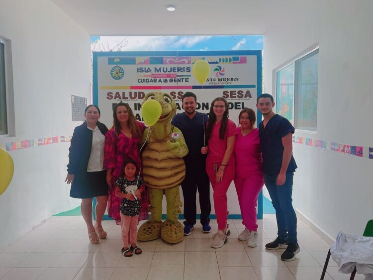 Concientizan a padres de familia en Isla Mujeres sobre detección oportuna del cáncer infantil