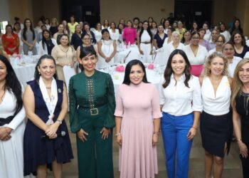 Se reúne Blanca Merari con mujeres empresarias de Puerto Morelos