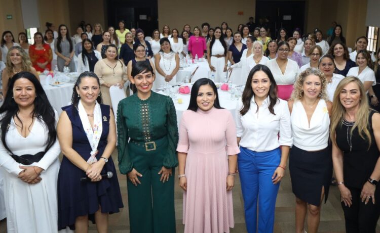 Se reúne Blanca Merari con mujeres empresarias de Puerto Morelos