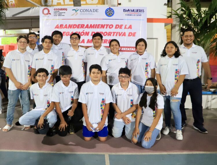 Abanderan a delegación de Isla Mujeres que participará en Juegos Nacionales de la Conade 2023