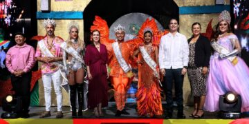 Viven en Isla Mujeres la tradición del Carnaval “Soy Caribe 2023” en “Gran Gala de Coronación”