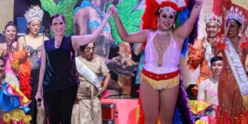 Disfrutan familias y turistas en Isla Mujeres de una gran "Noche de la Alegría"