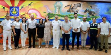 Avanza Atenea Gómez con acciones contra el sargazo en Isla Mujeres