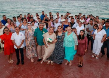 Se unen en matrimonio parejas de Isla Mujeres en “Bodas Colectivas” en Punta Sur