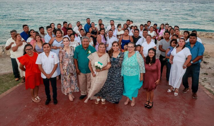 Se unen en matrimonio parejas de Isla Mujeres en “Bodas Colectivas” en Punta Sur