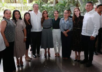 Reconoce Atenea Gómez a la gobernadora por gestión de nueva Oficina de Pasaportes en Cancún