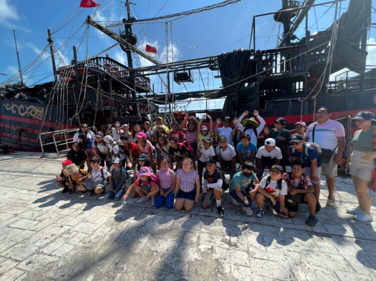 Fomenta Atenea Gómez valores cívicos y amor a la patria entre la niñez de Isla Mujeres