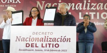 El petróleo y el litio son de la nación, asegura AMLO