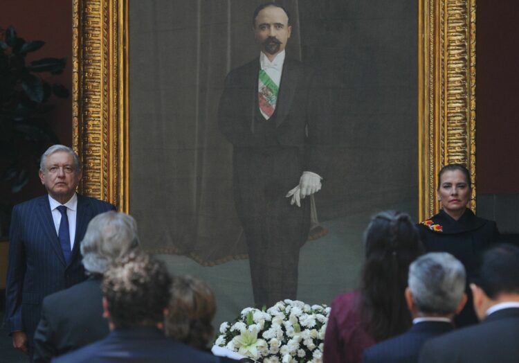 AMLO encabeza conmemoración del 110 aniversario luctuoso de Madero y Pino Suárez