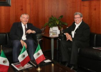 Abordan Adán Augusto López y Ricardo Monreal Plan B y temas de agenda legislativa