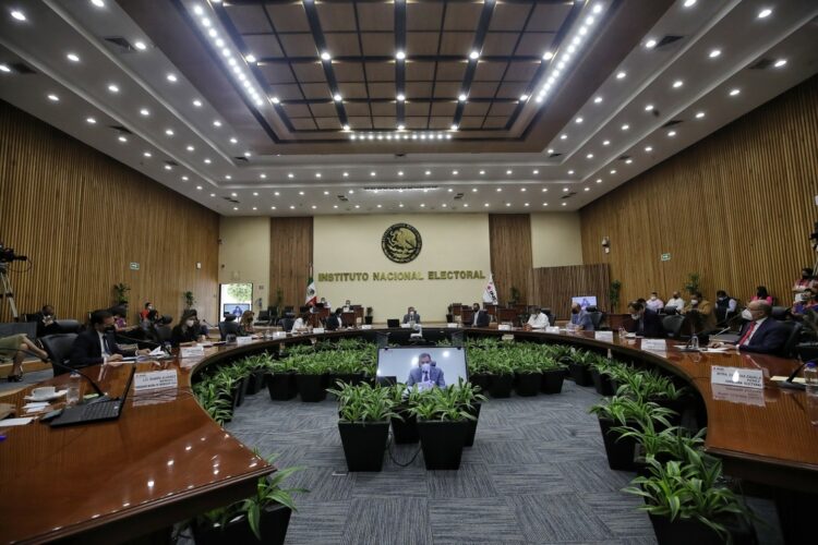 Concluyen 664 aspirantes a consejeros del INE registro en línea