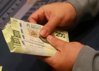 Récord histórico en envío de remesas muestra cultura y valores mexicanos: AMLO