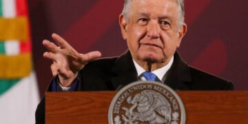 Propuso AMLO a Joe Biden cambio de avión presidencial por aeronaves para incendios