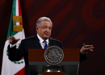 Reta AMLO a oposición a agruparse de cara a próximos comicios de 2024