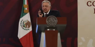 Las aerolíneas de carga tienen más tiempo para salir del AICM, señala AMLO