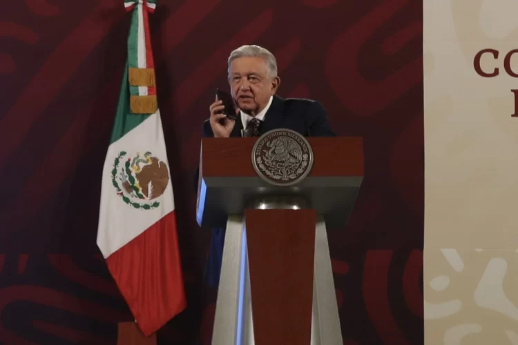 Las aerolíneas de carga tienen más tiempo para salir del AICM, señala AMLO