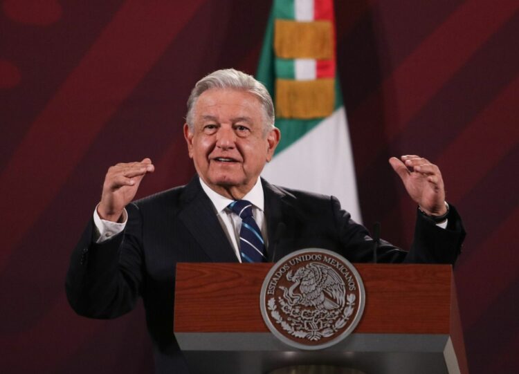 AMLO celebra deslinde de Cuauhtémoc Cárdenas de Mexicolectivo