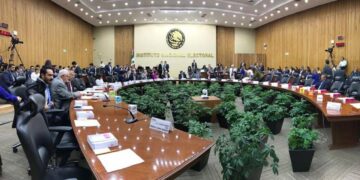 Consejeros nuevos del INE deben ser lo opuesto a los que se van: AMLO