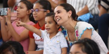 Trabajaremos juntos como familia por el bienestar de Cancún: Ana Patricia Peralta