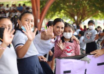 Vivamos la igualdad y unión entre mujeres: Ana Patricia Peralta