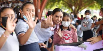Vivamos la igualdad y unión entre mujeres: Ana Patricia Peralta