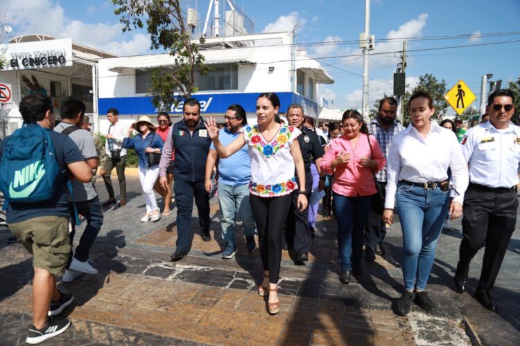 Ana Patricia Peralta lleva Mesa de Seguridad al parque “El Crucero” en Cancún