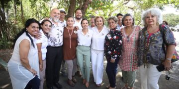 Ana Patricia Peralta se acerca al legado de forjadores y pensionados de Cancún