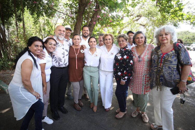 Ana Patricia Peralta se acerca al legado de forjadores y pensionados de Cancún