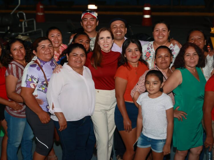 Reconoce Atenea Gómez esfuerzo y participación de familias en concurso Reciclando en Familia