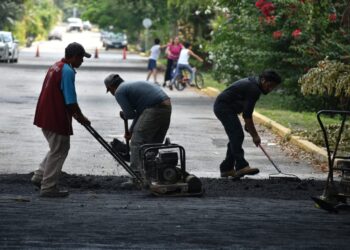 Llevan a cabo mantenimiento permanente a la red vial de Puerto Morelos