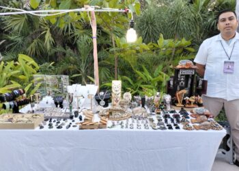 Aumenta participación de artesanos de Puerto Morelos en desarrollos turísticos