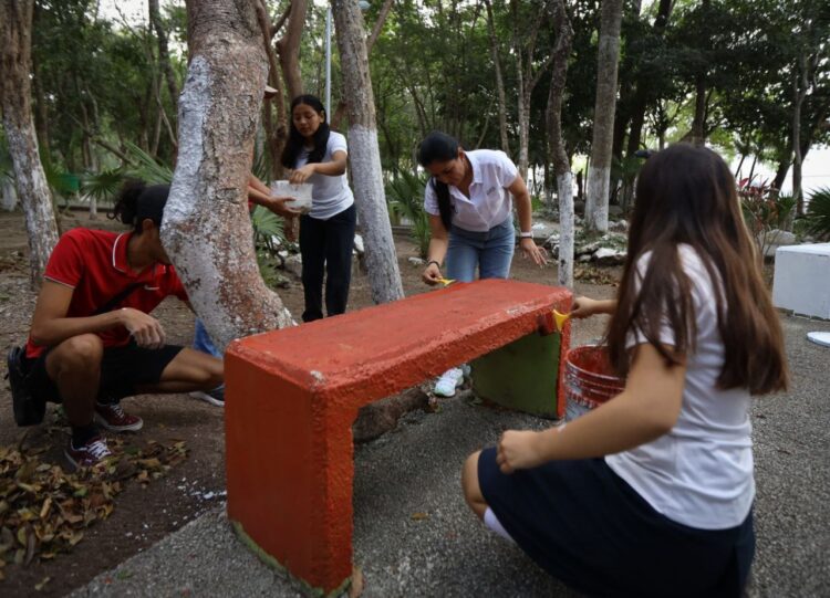 Blanca Merari participa en jornada de limpieza del parque Punta Corcho