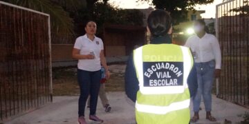 Refuerza Atenea Gómez seguridad y vialidad en los planteles escolares de Isla Mujeres