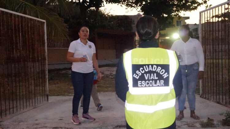 Refuerza Atenea Gómez seguridad y vialidad en los planteles escolares de Isla Mujeres