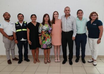Sesiona Mesa de Trabajo entre Secretaría de Ecología y Medio Ambiente y el Ayuntamiento de Isla Mujeres