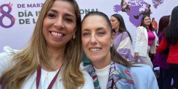 Conmemora Marybel Villegas con AMLO en Palacio Nacional el Día Internacional de la Mujer