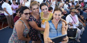 Ana Patricia Peralta pondera a mujeres en tercera Jornada de Atención Ciudadana en Cancún