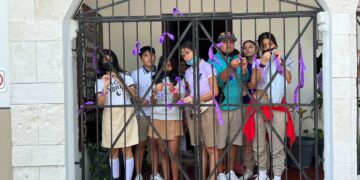 Alumnas de Isla Mujeres participan en debate en conmemoración del Día Internacional de la Mujer