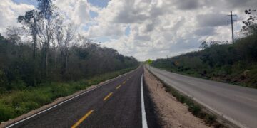Entrega Mara Lezama construcción de la ciclovía en la localidad de Chunhuhub