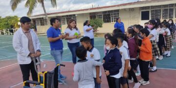 Sensibiliza Atenea Gómez a familias de Isla Mujeres sobre importancia de inclusión de personas con discapacidad