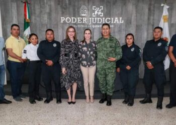 Acompaña Atenea Gómez a elementos de la Policía de Isla Mujeres en curso de capacitación