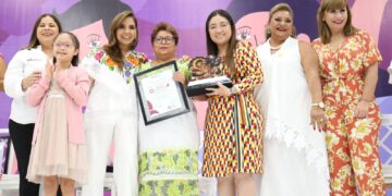 Reconoce e impulsa Mara Lezama a mujeres para alcanzar sus metas