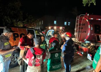 Agradece Atenea Gómez trabajo conjunto con Gobierno Estatal para sofocar incendio en Playa Mujeres