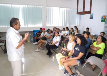 Promueve Atenea Gómez cultura y tradiciones entre las familias de Isla Mujeres