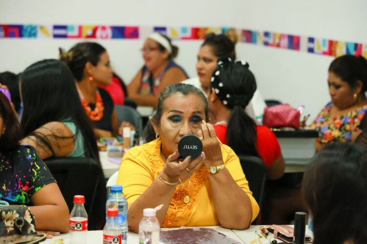 Impulsa Atenea Gómez empoderamiento de las mujeres isleñas con capacitaciones