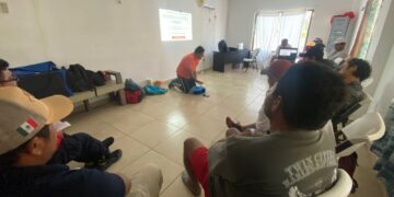 Se capacitan en primeros auxilios y seguridad acuática guardavidas de Isla Mujeres