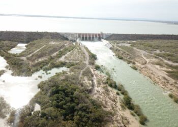 AMLO inspecciona avances del acueducto El Cuchillo II durante gira por Nuevo León